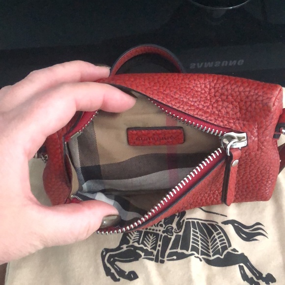 Burberry small crossbody bag. - Picture 4 of 8